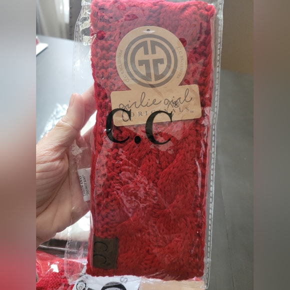 3PC NWT Beanie Hat, Gloves, Ear Warmer - Picture 2 of 4